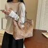Nova bolsa de ombro de veludo cotelê com listras de estrela estilo coreano para mulheres 2026, bolsa de ombro de grande capacidade, bolsa casual para o dia a dia com uma vibe descontraída, moderna