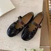 Zapatos planos estilo Chanel Mary Jane para mujer para combinar con faldas 2026 punta redonda moño boca poco profunda mocasines de piel suave