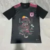 Camisa da Seleção Japonesa 2023 Versão Especial Anime Futebol Little Shin-Chan Traje de Futebol Manga Curta Asa Espacial Grande Esportes de Futebol