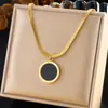 Elegante collar de corazón de doble capa, cadena de acero inoxidable chapada en oro de moda de nicho transfronterizo, cadena para la clavícula de lujo ligero para mujer