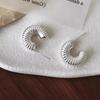 Estilo Europeo y Americano Moda Sencilla Versátil Estilo Europeo y Americano Pendientes Semiredondos Roscados Distintivos para Mujer Pendientes y Aretes Versátiles Estilo Europeo y Americano