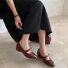 Estilo Suave Bico Quadrado 2026 Nova Moda Tendência Sapatos Mary Jane para Mulheres com Salto Plataforma e Design de Camélia, Elegantes Sapatos Baixos para o Dia a Dia em Estilo Francês