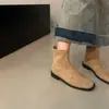 Botas de tornozelo francesas de camurça retrô para mulheres, nova coleção outono/inverno 2024, salto baixo, justas, cano curto, botas pretas estilo Martin