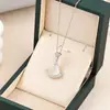 Collar de Acero de Titanio con Diamantes Completos de Venta Caliente Transfronteriza para Mujer, Colección de Múltiples Estilos, Cadena de Clavícula de Acero de Titanio con Mariposa y Corazón, Versátil de Lujo Ligero Europeo y Americano