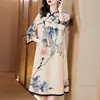 Vestido plissado solto de comprimento médio com fivela de gola redonda feminino 2024 verão novo elegante estilo chinês saia estampada