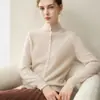 Estilo simples, gola alta, cardigã 100% cashmere puro, suéter de tricô de abotoamento simples feminino, suave e versátil, suéter de inverno moderno