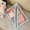 Eres una bolsa de almacenamiento de estilo japonés, de alto valor estético, duradera y versátil, linda y portátil para guardar documentos y labial al salir