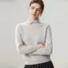 Suéter de Caxemira com Gola Lapela 2026 Outono/Inverno Novo Estilo Feminino Pulôver Camada Base Estilo Suave Solto Emagrecedor Cor Sólida Suéter