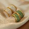 Diseño de industria pesada fundición moda joyería de diamantes completa simple incrustada multicolor diamante hecho a mano acero de titanio chapado en oro pendientes tipo C