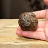 Bola de fitness de agarwood durian no atacado, bola de handebol de madeira maciça de nogueira preta para massagem na palma da mão e para segurar na mão
