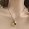 Colar de Corrente Cruzada com Temperamento Elegante e Simples Material Pingente de Forma Especial Corrente Oval para Clavícula Joias Venda por Atacado