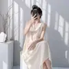 Camisola com Bojo para Mulheres, Novo Estilo Verão 2026, Vestido Longo Tipo Regata sem Mangas, Pode Ser Usado Fora de Casa, Roupa de Casa Estampada com Barra Franzida