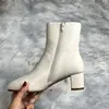 Botines finos color blanquecino para mujer invierno 2026 terciopelo grueso cálidos tacón grueso botines cortos zapatos de algodón grandes integrados de cuero y pelo botas de nieve