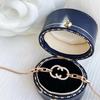 Pulsera para Niñas Doble C Estilo Chanel Moda Full Diamante Lujo Ligero Diseño de Nicho Pulsera Blanca Elegante Cadena Versátil Celebridad de Internet