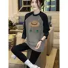 Camiseta de manga larga de algodón puro en color de contraste para mujer, top casual suelto de manga raglán de longitud media para otoño 2026 para combinar con pantalones de tiburón