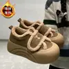Sapatos femininos de algodão com sola grossa, que aumentam a altura, novo estilo inverno 2026, forrados com fleece, casuais, oversized, quentes, com fecho de velcro, fáceis de calçar e design fofo