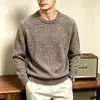 Suéter de cuello redondo anti-pilling 4A para hombre, nuevo estilo otoño e invierno 2026, capa base casual versátil ligeramente madura, venta al por mayor de prendas de punto para hombre