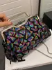2026 Nuevo Bolso de Mano tipo Clutch con Lentejuelas Láser Transfronterizo para Fiesta con Textura de Moda, Correa de Hombro con Cadena y Diseño en Forma de Concha