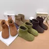 Botas de Nieve Retro Planas de Moda Peludas Nuevas de Invierno 2026 para Mujer, Botas de Algodón para Nieve Cálidas con Forro de Felpa, Feas Lindas, Dedo Gordo