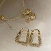 Celebridad de internet celebridad lujo ligero nicho flash Diamante plata rota aretes geométricos nuevo temperamento suave Alto sentido aretes de botón hebilla de oreja
