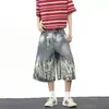 Shorts de mezclilla con diseño de llama tie-dye lavado retro americano para hombre, marca de moda de verano, pantalones cropped rectos holgados casuales
