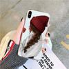Funda para iPhone 15 con diseño de chica de café y tacones altos