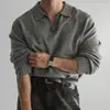 Tejido de punto con solapa gris oscuro para hombre, estilo retro de Hong Kong para otoño e invierno, suéter holgado versátil, top simple casual de punto
