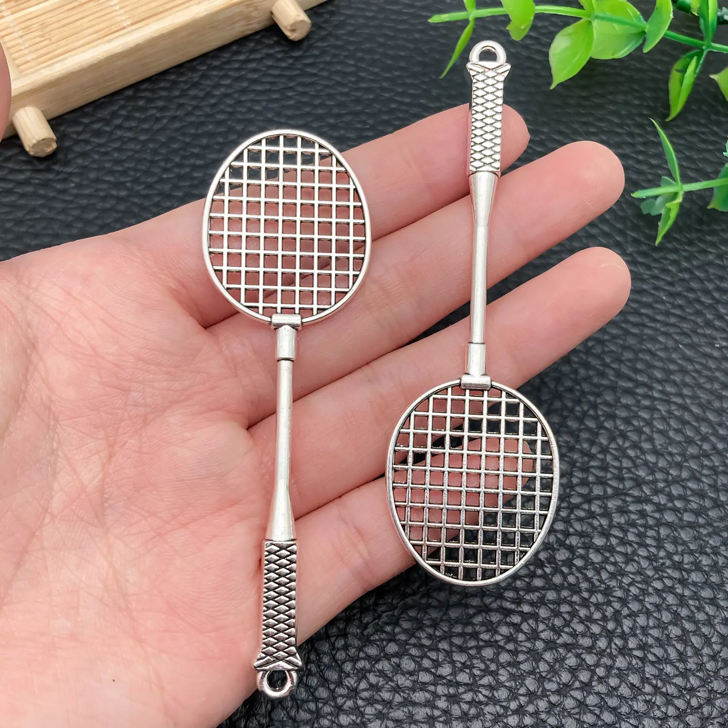 24729-M-古银锌合金运动器材羽毛球拍82x26x5mm
