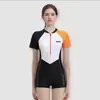 Traje de baño de moda para mujer, nuevo conjunto de dos piezas con encaje floral estilo occidental, adelgazante, para vacaciones en aguas termales.