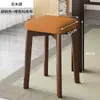 Taburete de madera maciza para uso doméstico, taburete bajo, taburete cuadrado, apilable, taburete resistente de madera maciza, silla simple moderna para mesa de comedor, banco pequeño
