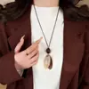 Cadena para suéter con colgante geométrico de madera estilo chino retro, collar largo de cordón de cuero versátil, accesorio de otoño e invierno