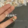 Colar Cruz para Mulheres, Vazado, Cheio de Diamantes, Padrão Ouro Rosa 18K, Diamantes Incrustados, Luxo Leve, Sensação de Alto Padrão, Pingente de Cerâmica, Corrente para Clavícula
