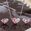 Conjunto de Colar e Brincos em Zircônia Coração de Luxo Leve, Corrente de Clavícula com Pingente de Cristal Bicolor Rosa e Branco, Estilo Fashionável de Casal para Mulheres