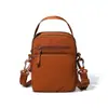 Nova Bolsa de Celular de Moda de Nicho de Alta Qualidade, Bolsa Transversal Versátil, Bolsa Quadrada Pequena Leve e à Prova d'Água, Bolsa de Ombro com Múltiplos Bolsos