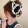 Pinza para el Cabello Grande de Lazo de Satén de Gama Alta para Mujer, Exquisita Pinza Plegada para la Parte Trasera de la Cabeza, Pinza de Tiburón