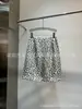 Fornecimento Direto 2025 Novo Estilo de Verão Fornecimento Direto Seda Dupla Palácio Estampa de Andorinhas Preto e Branco Camisa de Gola Redonda