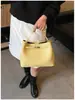 Bolso Vintage para Viajes Diarios para Mujer 2025 Nuevo Otoño/Invierno Textura de Alta Calidad Bolso Cubo Nicho para Viajes Diarios Bolso Cruzado