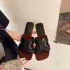 Sandalias de Verano 2026 Nuevo Estilo de Moda con Tacón Grueso y Diseño sin Cierre para Mujer, Elegantes con Punta Cuadrada, Adecuadas para Usar con Vestidos, Sandalias de Tacón Medio