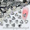 Joias de Diamante para Unhas com Formato Especial de Coração em V Coração de Pêssego Popular entre Celebridades da Internet Sola Plana Diamante para Decoração de Unhas Cristal de Vidro Diamante Usável para Unhas