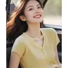 Camiseta Amarela de Manga Curta para Mulheres, Estilo Verão, Top Elegante de Malha Ice Silk, Design de Nicho Francês Elegante, Blusa Deslumbrante