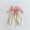 Novo Estilo de Outono Conjunto de Macacão Doce com Renda e Gola Peter Pan com Laço Grande para Meninas, Doce Conjunto de Duas Peças para Bebês e Crianças Pequenas
