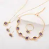 Moda Europea y Americana Nueva Joyería Aretes, Pulsera, Collar y Anillo con Forma de Corazón Hueco con Diamantes de Colores, Conjunto, Vendido Caliente a Través de las Fronteras