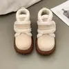 Botas de nieve para mujer de suela plana, nuevo estilo de invierno 2026, forradas de felpa y engrosadas para abrigar, con cierre de velcro
