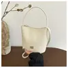Bolso texturizado simple y de alta calidad para mujer, nuevo y elegante de la primavera 2026, versátil y exquisito, para llevar al hombro y cruzado