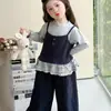 Conjunto Casual Infantil Estilo Coreano de Três Peças Renda Patchwork Camiseta Básica Canelada Colete Polca Ponto Calça Larga Solta