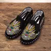 Sapatos Masculinos de Tecido Floral Old Beijing Artesanais com Solado de Mil Camadas Bordado Estilo Nacional Chinês Primavera e Outono de Cano Baixo Respiráveis com Solado Macio para Cuidar dos Pés