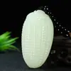 Ornamento de Mão Pixiu de Jade Branco Imitação de Jade Hetian Feito de Material Mongol, Peça de Mão do Deus da Riqueza, Escultura em Jade para Venda no Atacado para Fontes de Transmissão ao Vivo