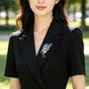 Nuevo broche de ramo de alta gama de moda para mujer, pin de solapa moderno y sofisticado, ramillete elegante y lujoso