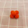 Paquete pequeño en stock Bola de pelo de alta elasticidad Bola pequeña de pelo de poliéster Bola de felpa colorida Bola de pelo hecha a mano accesorio de bola de pelusa para DIY