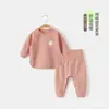 Conjunto de Roupas de Outono e Calças de Outono para Bebês Primavera e Outono Algodão Puro Split Roupa de Baixo para Meninos e Meninas